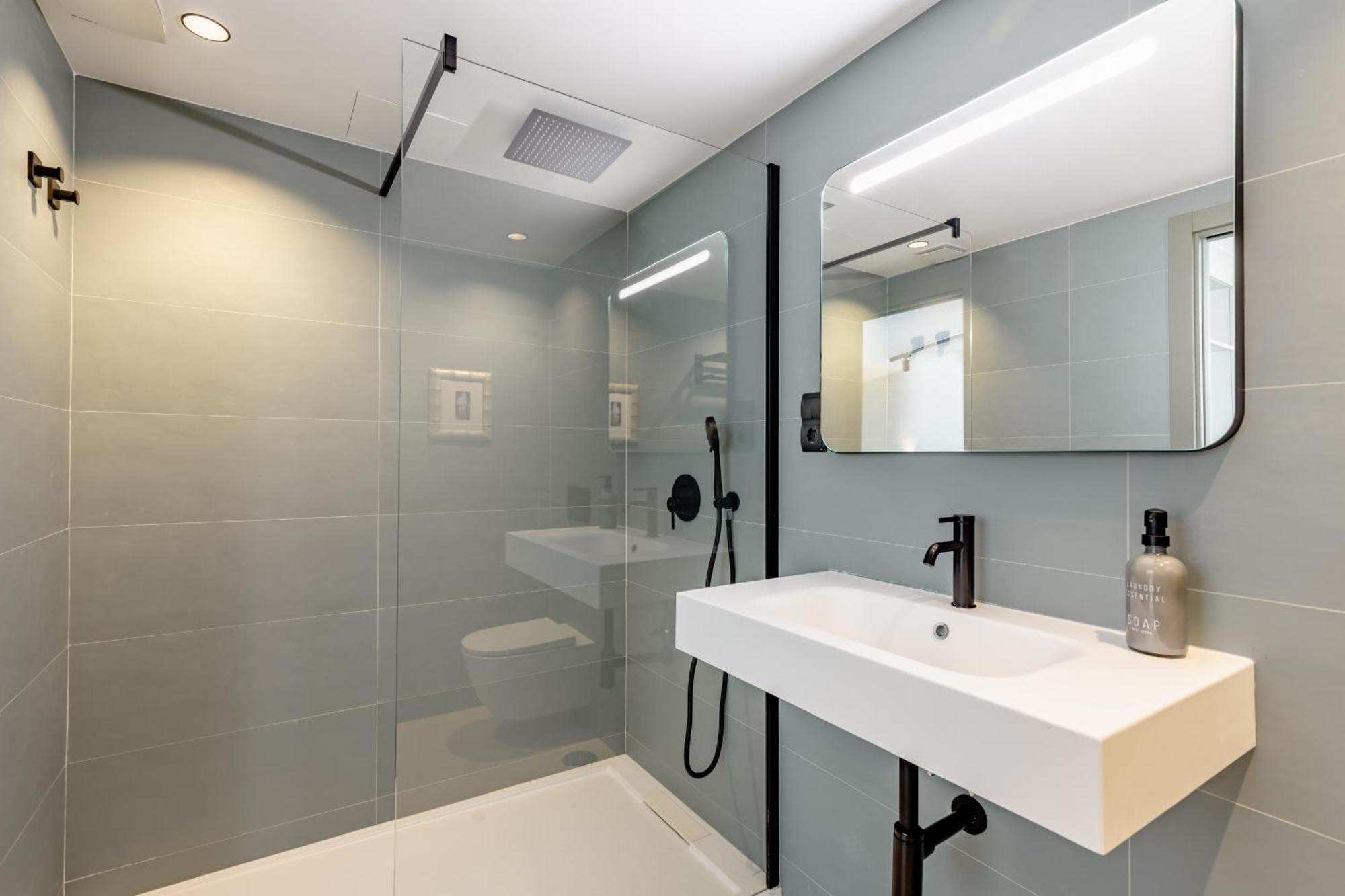 Atarazanas Suite, Atico Con Terraza Málaga Eksteriør billede